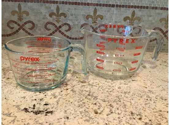 Set Of 2 Pyrex Measuring Cups