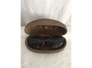 Adult Size Gucci Sunglasses Made In Italy With Case And Cleaning Rag