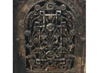 Ornate Antique Cast Iron Fireplace Heater Grate