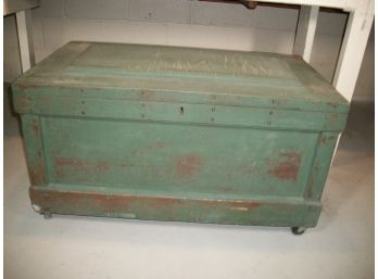 Fantastic Antique Carpenters Chest / Tool Box - Family Heirloom - Old Green Paint !