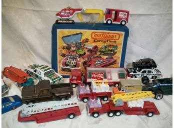 Vintage MATCHBOX Carrying Case With 45+ Pieces Assorted Toy Cars (Many Makes)