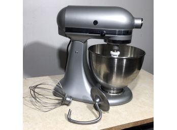 KITCHEN AID Stand MIxer In Silver (Three Attachments) - Stainless Bowl & Glass Bowl