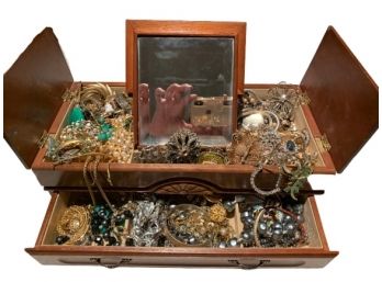 Unsorted Jewelry Lot