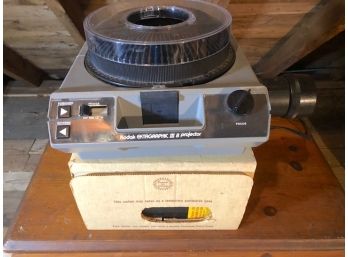 Kodak Ektagraphic III 8 Projector And Carousel Slide Tray
