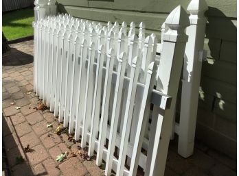 Lot Of White Plastic Fencing