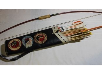 Vintage Bow & Arrows With Quiver & Archery Patches - Includes Early 2 Piece Stream-Eze Bow #30