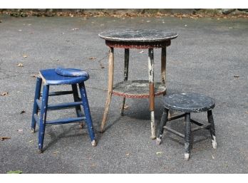Vintage Distressed Side Table And 2 Wood Stools