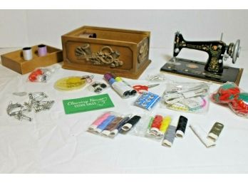 Collectible Singer Sewing Machine Sewing Kit With Contents