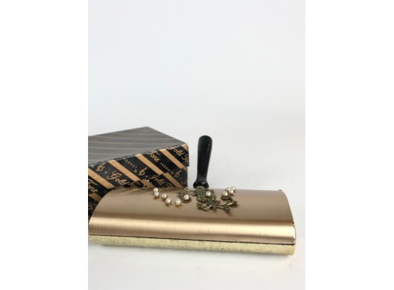 Gold Tone Products Sweeper Silent Butler