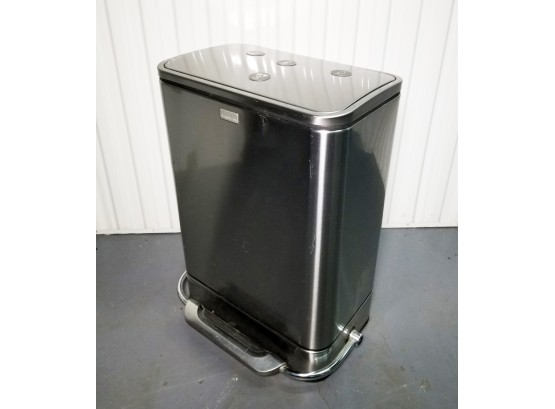 Simple Human Touch Free Motion Sensor Recycler/Trash Can