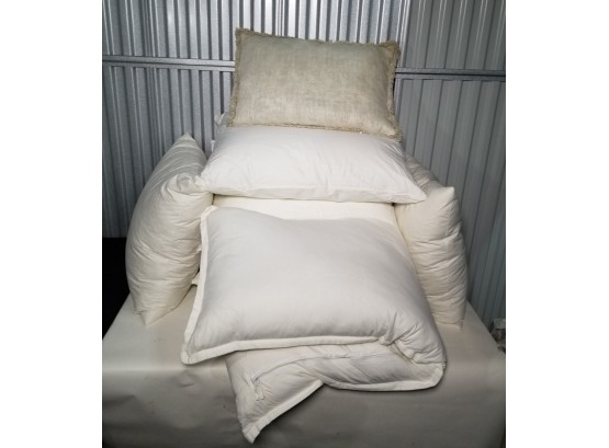 Luxe Comforter And Pillows From Scandia Down And De La Cuona