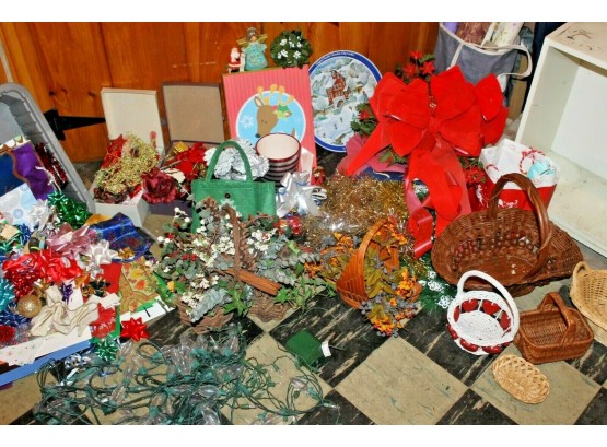 Mixed Christmas Lot With Wrapping Paper, Lights, Boxes, Ribbon's & Bows, Bags, Baskets & Lots More