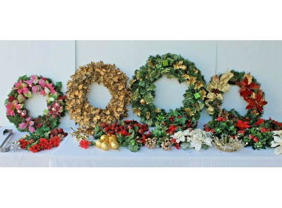 Lot Of Decorative Christmas Wreath's And Wreath Decorations
