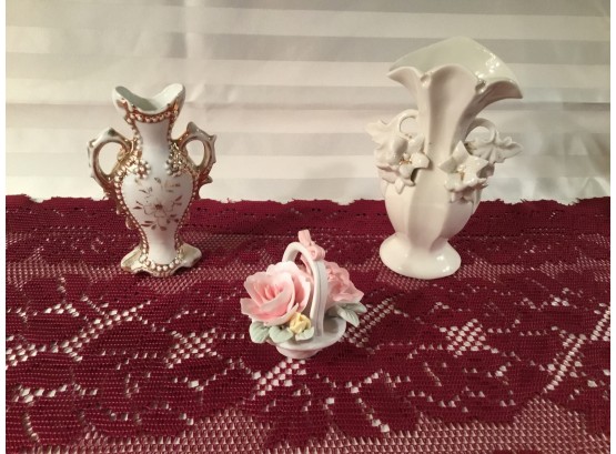 Set Of 3 Porcelain Vase And Flowers