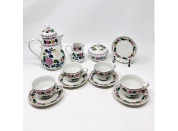 Vintage German 12-piece Matching Ceramic Floral-designed Tea Set With Service For Four By Kahla