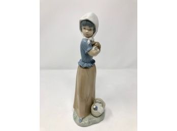 Nao Lladro Spanish Porcelain Figurine Girl With Puppy Dog