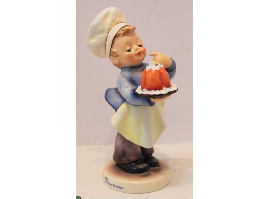 Cute Vintage Hummel 'Baker' #128 TMK 6 Figurine W/Original Box