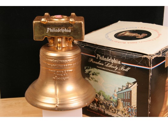 1976 PA Philadelphia Whisky Porcelain 22k Gold LIBERTY BELL Decanter