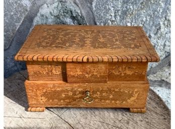 Jewelry Lot # 2 ~ Vintage Musical Jewelry Box & Faux Pearl Necklaces ~ Awesome Box