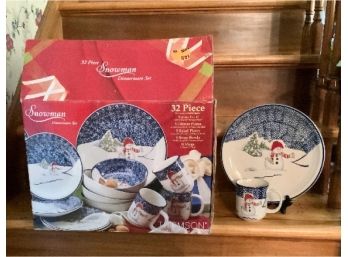 32 Pc. Set Of Thomson Pottery Snowman Dishes ~ NEW IN BOX ~ Very Cute