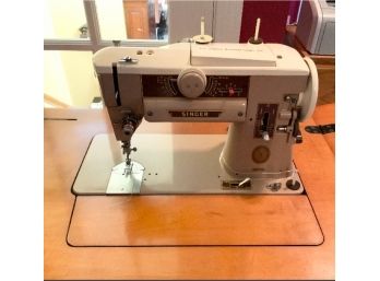 Vintage Singer Sewing Machine Model 401A W/Cabinet