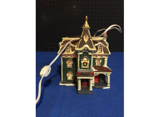 Ceramic Electrified Lighted House With In-line Switch Plug-in