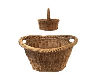 Large Laundry Basket And Smaller Handled Basket/RIVER EDGE NJ PICKUP 11/23