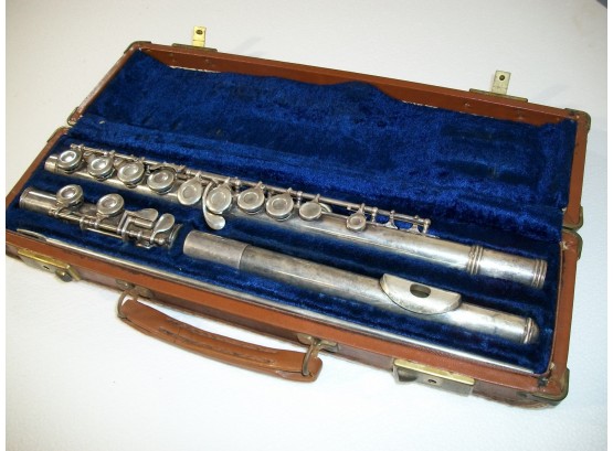 Vintage Gemeinhardt Flute In Original Case  - Looks High Quality