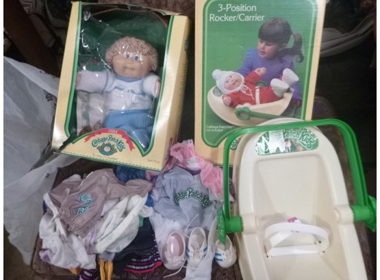 Vintage Cabbage Patch Doll With Clothes And Bath Set