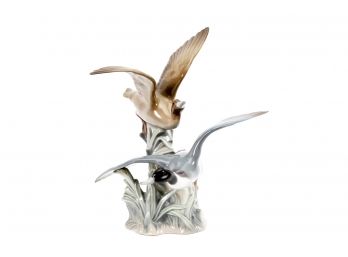 Lladro (#4759) 'Ducks Flapping' Glazed Figurine