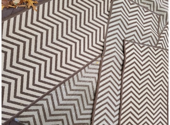 Assorted Sizes Matching Chevron Outdoor Pattern Rugs