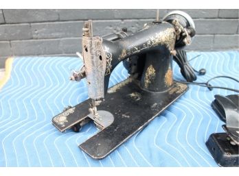Incredible Singer Art Nouveau Sewing Machine
