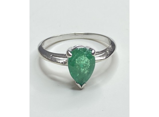 J52   Vintage 14K White Gold And Natural Emerald Solitare Ring