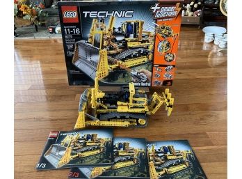 LEGO Technic Bulldozer #8275, Assembled