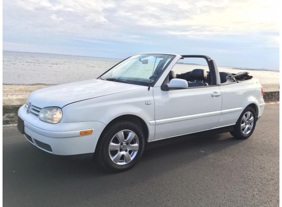 Fantastic 2002 Volkswagen Cabrio / Convertible - VERY LOW MILES (75K) - White W/Black Leather !