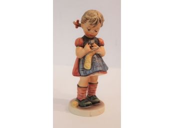 Vintage Hummel 'A Stitch In Time' #255 TMK5, 7' Figurine