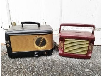 2 Vintage Bakelite Case Radio Including Emerson - MILLBROOK PICKUP