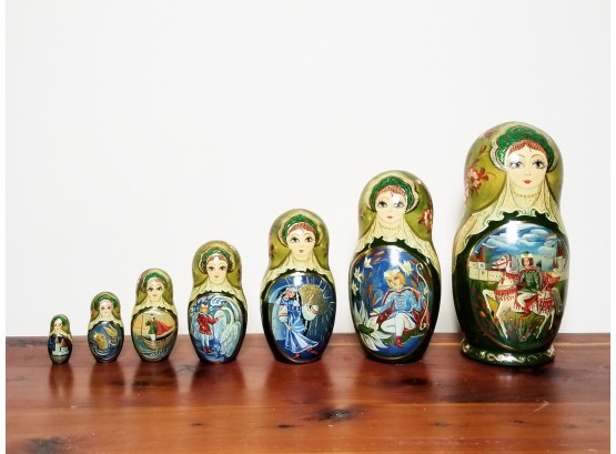 Hand-painted Russian Matruska Nesting Dolls (3) MSRP $50.00