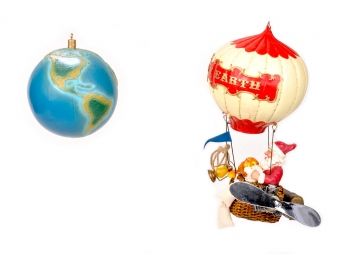 Possible Dreams Flights Of Fancy 'Peace On Earth' Flying Santa, Christmas.  Lot 1