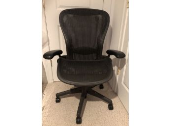Comfortable Black Mesh Weave Computer Chair With Moveable Arm Rests