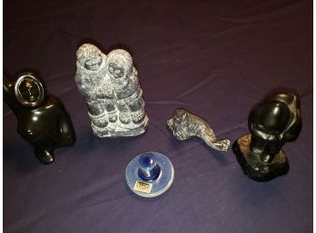 2 Boma Figurines, 2 Wolf Original Statues, And 1776 Stone House Press