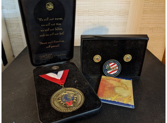 Army National Guard Commemorative Medal And Tokens