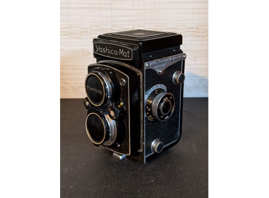 Vintage Yashica-Mat Japanese TLR Camera