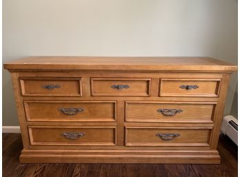Beautiful Large Pine Dresser With Dovetail Drawers - Drexel