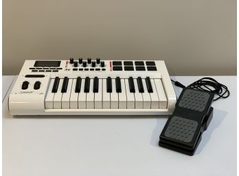 Axiom PRO 25 Mini Keyboard & Pedal