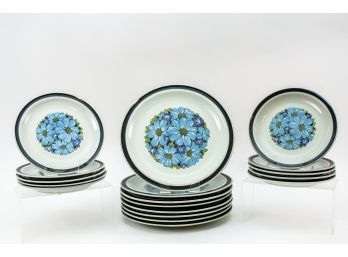 Designer's Collection Hand Decorated Stoneware 'Blue Shasta' Plates - Service For 8