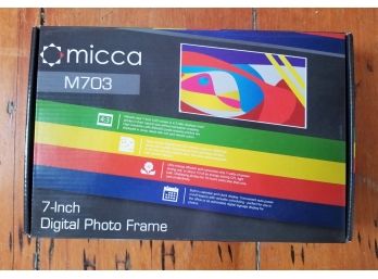 New In Box Micca M703 7' Digital Photo Frame