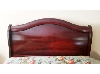 Beautiful Mahogany Queen Size Bed Frame From Room To Go, Villa Collection.