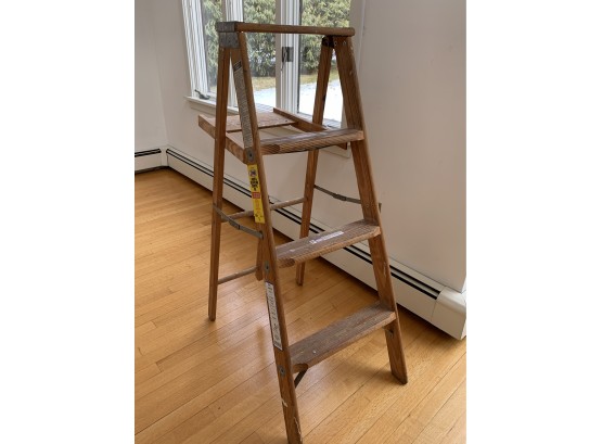 Lynn 4' Wood Ladder
