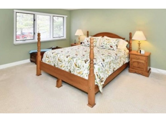 King Size Bed (Matches Lots 52, 54 & 55)